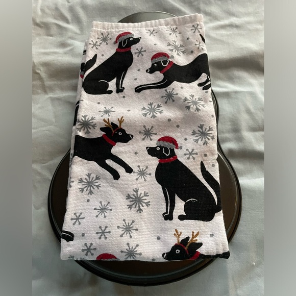 Wilton snowman cookie cake pan and pup Christmas’s towel! Both new - Picture 4 of 5